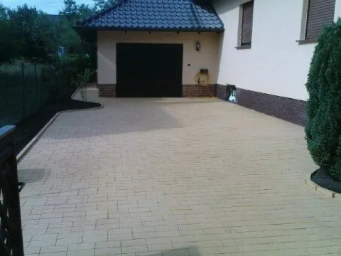 Wege und Einfahrten
